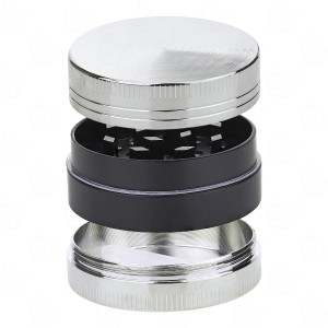 Młynek metalowy Czarny Pas 40 mm 3-cz