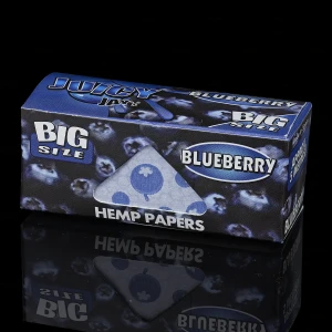 Feuilles ? rouler de Juicy Jay sur un rouleau de Blueberry ROLLS